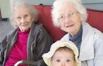 90-Year-Old Twins Died Hours Apart on Christmas Day