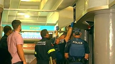 “Remarkably Stupid” – Irish Man Gets Stuck on Australian Nightclub’s Roof