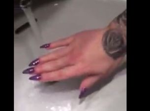 Now That’s One Beauty Trick We’ve GOT To Learn