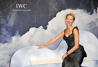 Her Look of the Day – Karolina Kurkova in a Statement Zac Posen Gown