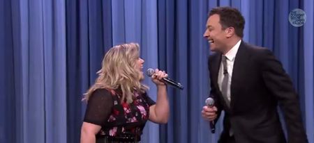 VIDEO: Kelly Clarkson and Jimmy Fallon Perform Medley of Classic Duets