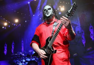 Slipknot Guitarist Mick Thomson Seriously Injured After Being Stabbed in The Head