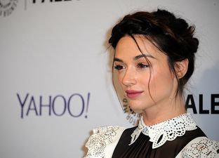 Her Look of the Day – Dainty Chic From Crystal Reed