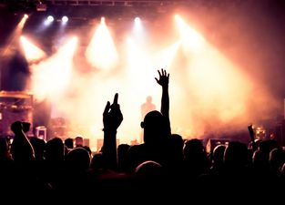 10 Things… That Drive Us Absolutely Crazy At Gigs