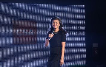 Actress Tracey Ullman ‘Deeply Saddened’ After Mother Is Killed In House Fire Caused By Cigarette