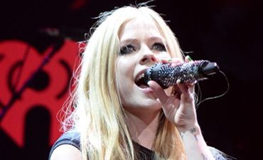 Avril Lavigne Speaks Out About Lyme Disease Diagnosis