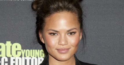 #LoveYourLines – The Incredible Response To Chrissy Teigen’s EPIC Selfie