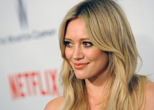 ‘I Don’t Want To See A Shirtless Mirror Selfie’ – Hilary Duff Reveals She’s On Tinder And Gives A Few Tips!