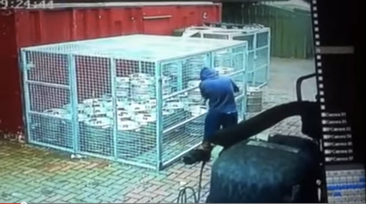 VIDEO: Irish Pub-Owner Attacks Intruder With an Umbrella