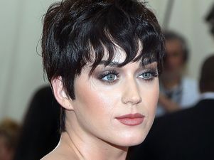 “Desperate” – Katy Perry Slams Taylor’s “Bad Blood” Video