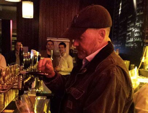 PICTURE: You’ll Never Guess Who Was Pulling Pints In A Dublin Pub Last Night!