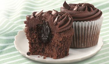 Sunday Sweet Treat: Surprise Inside Chocolate Cupcakes