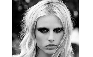 Model Who Loses Leg To Toxic Shock Syndrome Wants Government Health Warnings On Tampons