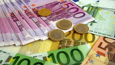 Irish Lad Forgets To Turn Off Mobile Data…Gets Caught For HUGE Phone Bill