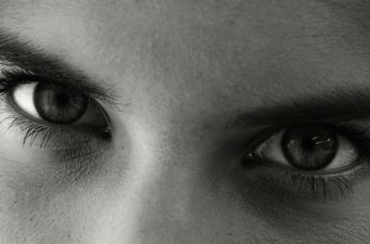 New Study Suggests People With This Eye Colour Could Be More Likely To Become Alcohol Dependent