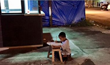 Young Boy To Receive Aid After Inspirational Photo Goes Viral