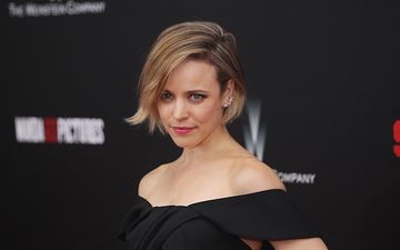 Her Look of the Day – We’re LOVING Rachel McAdams’ Self-Portrait Style