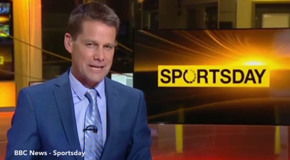 WATCH: The Awkward Moment A Reporter Gets Caught PRETENDING To Use An iPAD