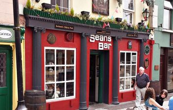 A VERY Famous Face Dropped Into Athlone The Other Night