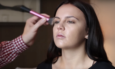 VIDEO: One Minute Makeup With Isa Dora