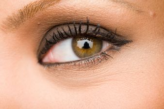 This Trick Could Change The Way You Apply Your Eye Make-Up