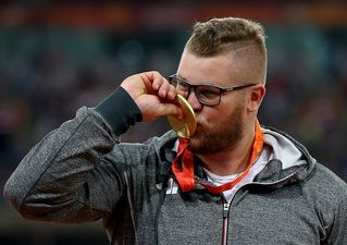 Athlete Wins Gold Medal – Swaps it for a Taxi Home After a Heavy Night Out