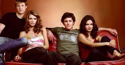 Benjamin McKenzie and Morena Baccarin Expecting First Child Together