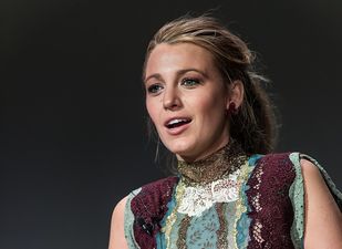 Blake Lively Debuts A Super Curly Bob Hairstyle