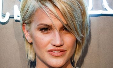 Ashley Roberts Gets New Do… Looks Like Frenchie Out of ‘Grease’