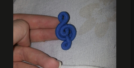 Girl’s “More Than Mildly Interesting” Bobbin Picture Goes Viral