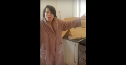 UK Woman Orders Glass Table From Ebay and Receives 40 Fish Instead 