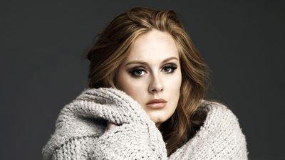 WATCH: Adele Went Back To Her Roots And Sang To A Small Group Of Fans In An NYC Pub
