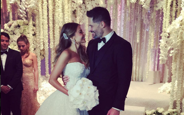 PICTURES: We’re More Than A Little Bit In Love With Sofia Vergara’s Wedding Dress