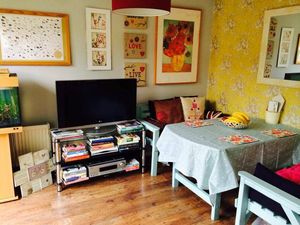 This London Flat Is Free to Rent… But Only Women Can Apply