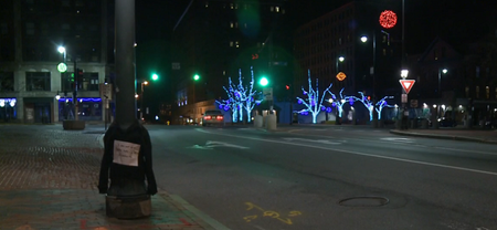 PIC: This Woman Is Helping Local Homeless People With Just $5 And A Brilliant Idea