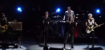 U2 Joined By A Special Guest Paid Tribute To Victims Of Paris Terror Attacks