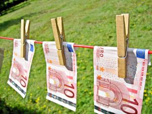 A Boy Has Found €100,000 Floating in The River Danube