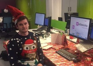 “O Holy… F*CK” – This May Be The Most Annoying Christmas Office Prank Of All Time