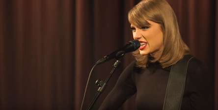 WATCH: Taylor Swift Performs Incredible Acoustic ‘Blank Space’