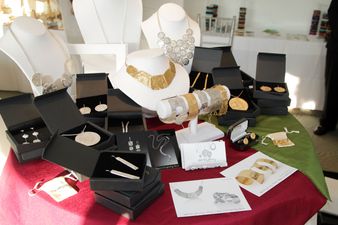 See What’s In The Golden Globes Goodie Bags