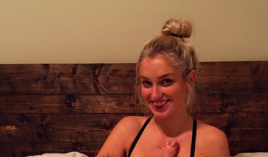 Mother Has Smart Response For People Criticising Her Breastfeeding Photo