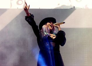 Kesha surprised fans with this performance at Coachella