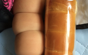 There’s a new craze in Japan which compares children’s arms to bread