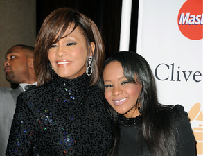 Video – The late Whitney Houston and her daughter Bobbi Kristina were big fans of Prince