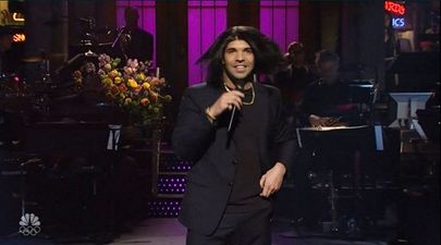 Drake did an uncanny impression of Rihanna on last night’s Saturday Night Live