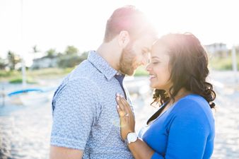 Guy turns his girlfriend’s maternity shoot into a proposal