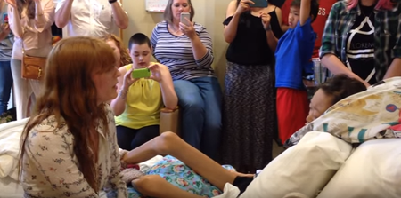 WATCH: Florence Welch’s surprise duet with sick fan is all kinds of emotional