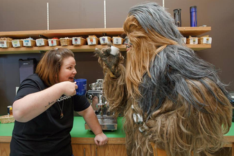 “Chewbacca Mum” goes to Facebook HQ, has a laugh with an actual Wookiee