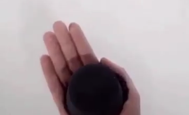 Twitter are losing their MIND over this insane bath bomb