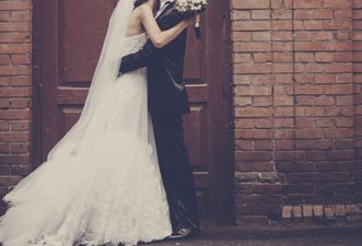 Best man stands on bride’s dress at wedding and you can imagine what happens